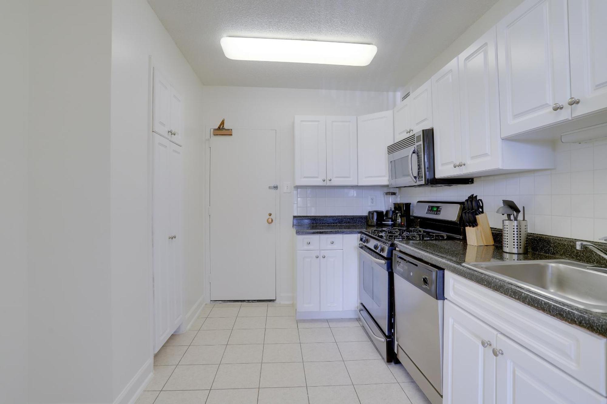 Spacious 2 Bedrooms Apt @Crystal City With Gym Arlington Exterior foto